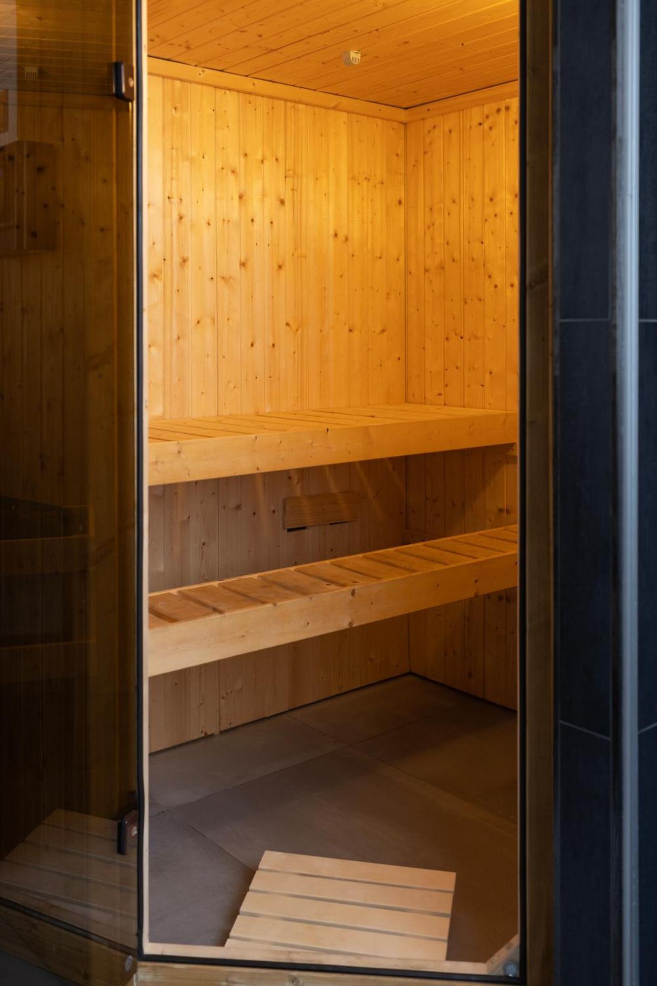 Huge Apartment With Sauna And Free Parking Duisburg Luaran gambar